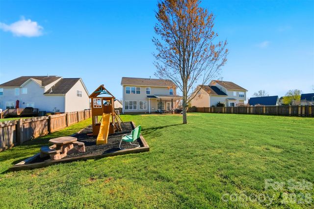 5050 Orchard Park Drive, Hickory, NC 28602