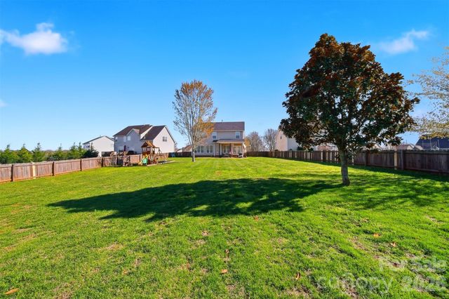 5050 Orchard Park Drive, Hickory, NC 28602