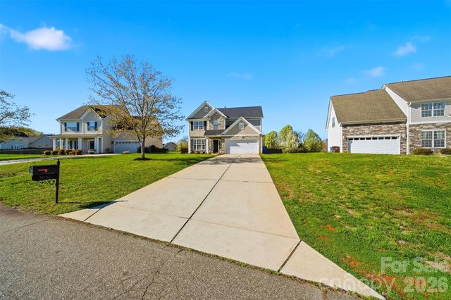 5050 Orchard Park Drive, Hickory, NC 28602