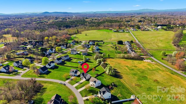 5050 Orchard Park Drive, Hickory, NC 28602