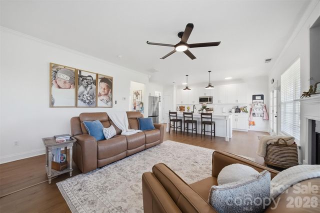 5050 Orchard Park Drive, Hickory, NC 28602