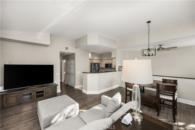 11916 Tivoli Park Row 1, San Diego, CA 92128