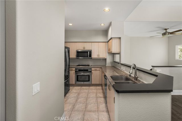 11916 Tivoli Park Row 1, San Diego, CA 92128