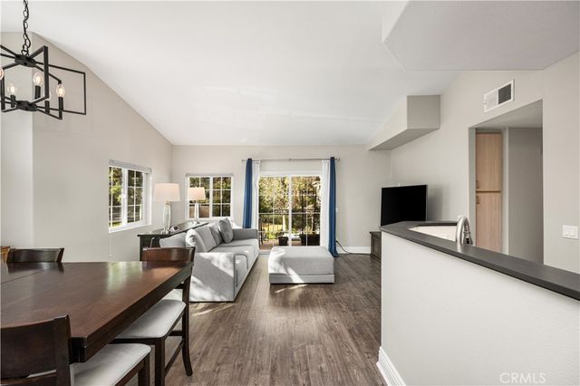 11916 Tivoli Park Row 1, San Diego, CA 92128