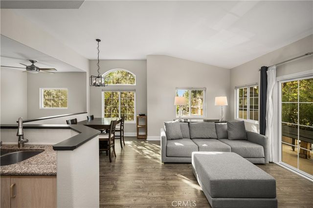 11916 Tivoli Park Row 1, San Diego, CA 92128