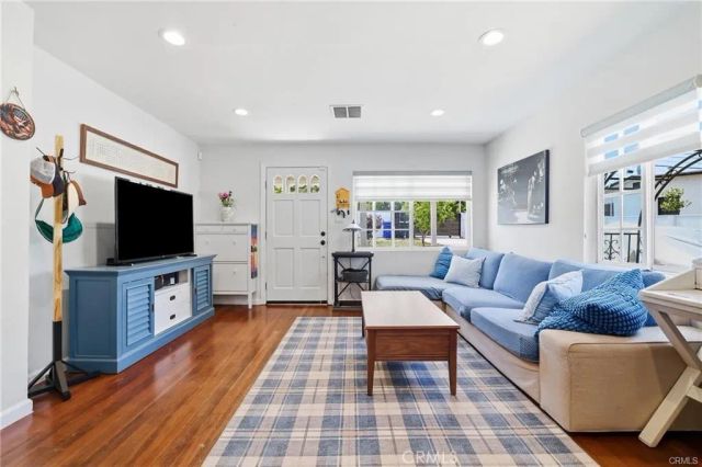 16775 Sierra Highway, Canyon Country, CA 91351