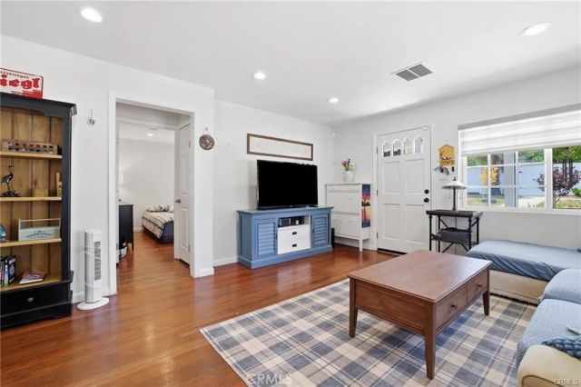 16775 Sierra Highway, Canyon Country, CA 91351