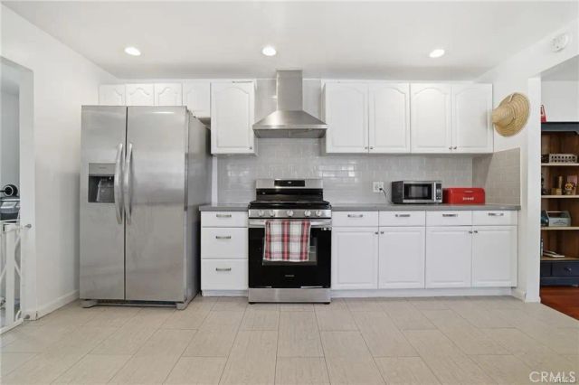16775 Sierra Highway, Canyon Country, CA 91351