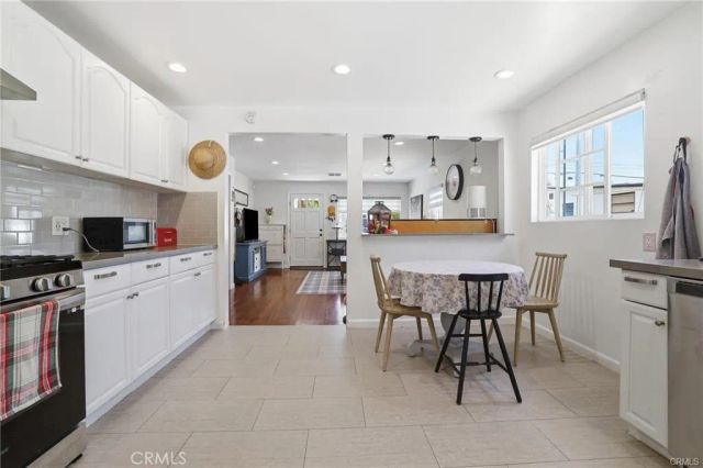 16775 Sierra Highway, Canyon Country, CA 91351