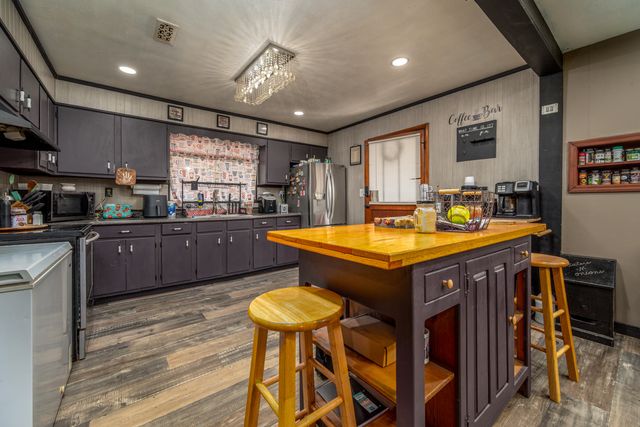 1845 Spaws Creek, West Liberty, KY 41472