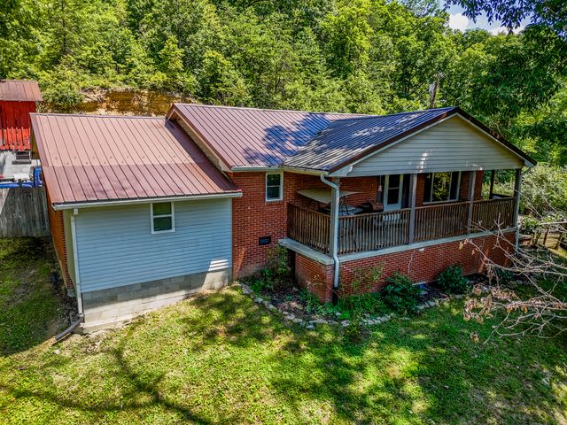 1845 Spaws Creek, West Liberty, KY 41472