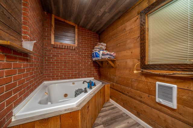 1845 Spaws Creek, West Liberty, KY 41472