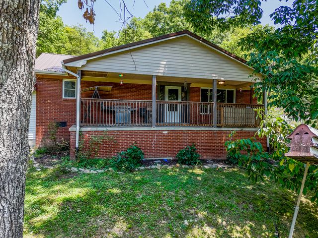 1845 Spaws Creek, West Liberty, KY 41472