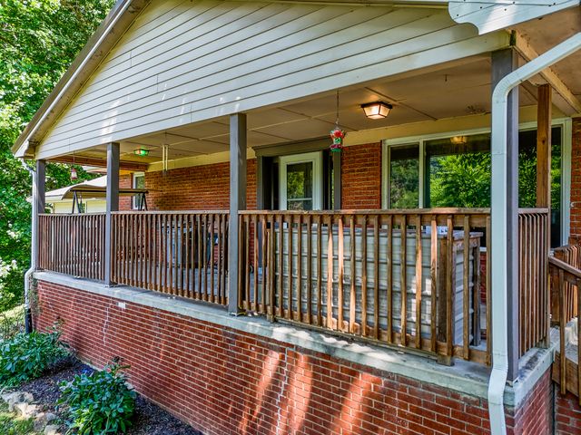 1845 Spaws Creek, West Liberty, KY 41472