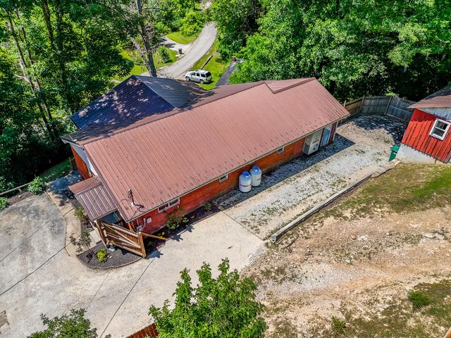 1845 Spaws Creek, West Liberty, KY 41472