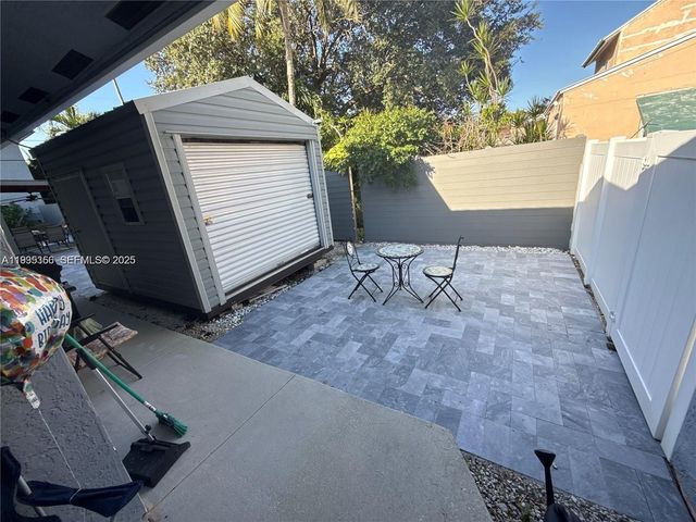 1812 Coolidge St, Hollywood, FL 33020