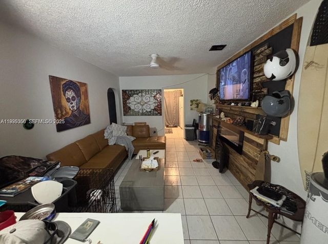 1812 Coolidge St, Hollywood, FL 33020