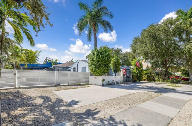 1812 Coolidge St, Hollywood, FL 33020