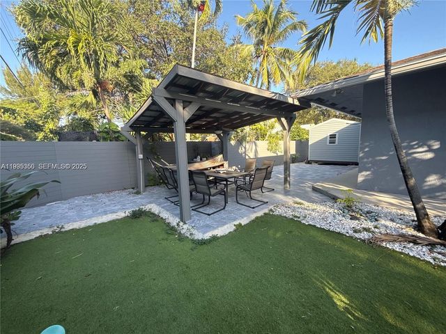 1812 Coolidge St, Hollywood, FL 33020