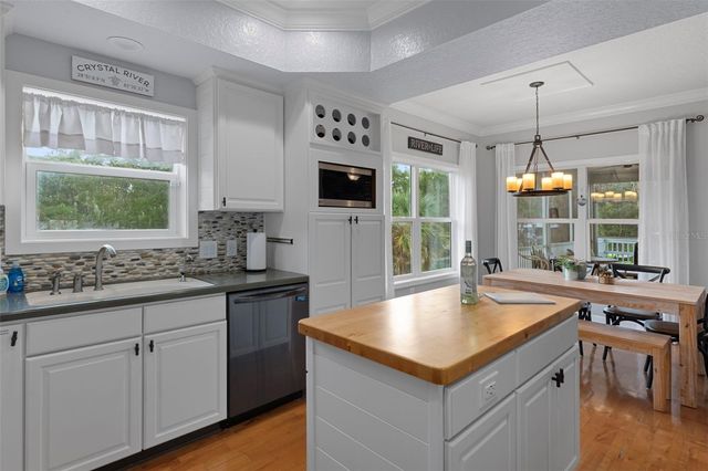 3625 N SUWANNEE POINT, Crystal River, FL 34428