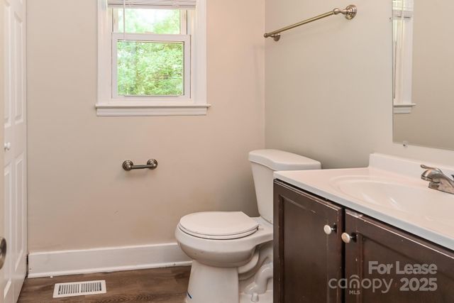 4808 Thornwood Road, Charlotte, NC 28213