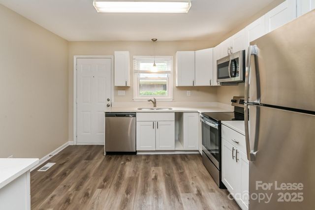 4808 Thornwood Road, Charlotte, NC 28213