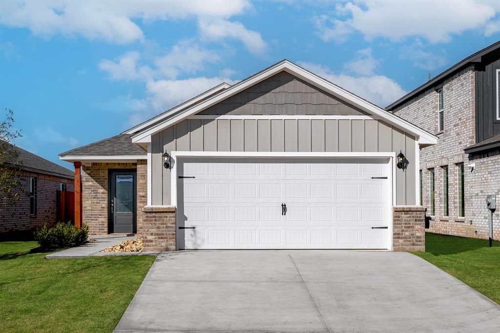 12713 Carrara Lane, Yukon, OK 73099