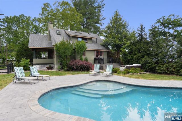 429 Sterling Place, Ridgewood, NJ 07450