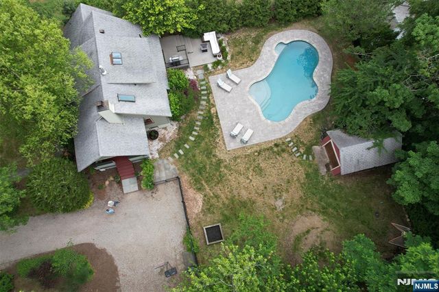 429 Sterling Place, Ridgewood, NJ 07450