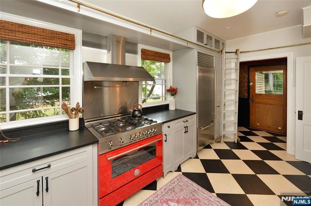 429 Sterling Place, Ridgewood, NJ 07450