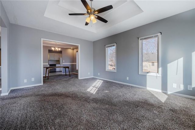 7801 N Garfield Avenue, Kansas City, MO 64118