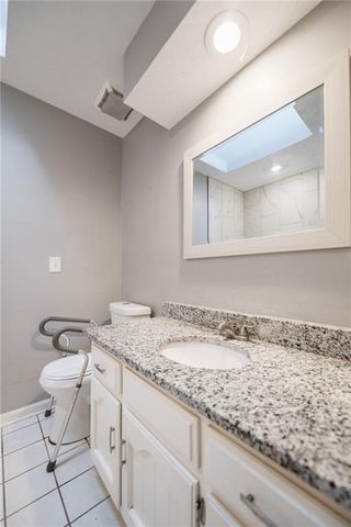 7801 N Garfield Avenue, Kansas City, MO 64118