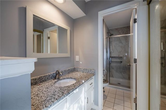 7801 N Garfield Avenue, Kansas City, MO 64118