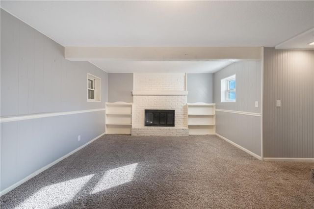 7801 N Garfield Avenue, Kansas City, MO 64118