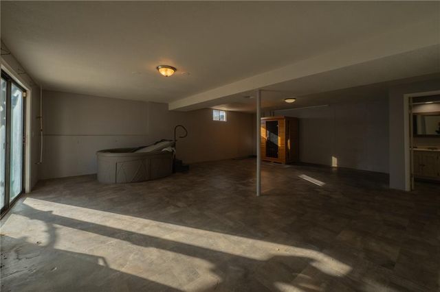 7801 N Garfield Avenue, Kansas City, MO 64118