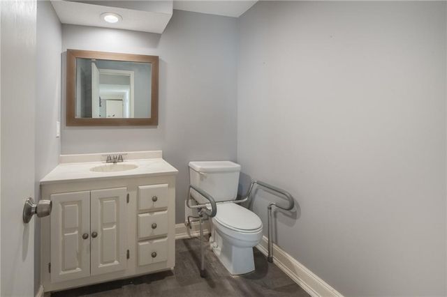 7801 N Garfield Avenue, Kansas City, MO 64118