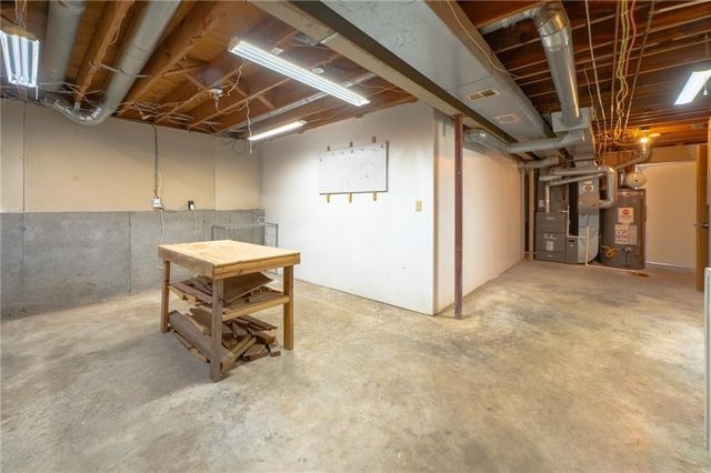 7801 N Garfield Avenue, Kansas City, MO 64118