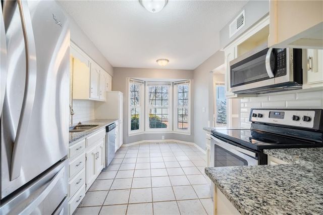 7801 N Garfield Avenue, Kansas City, MO 64118