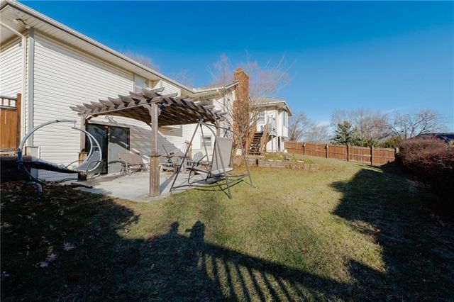 7801 N Garfield Avenue, Kansas City, MO 64118