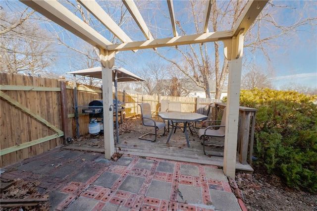 7801 N Garfield Avenue, Kansas City, MO 64118