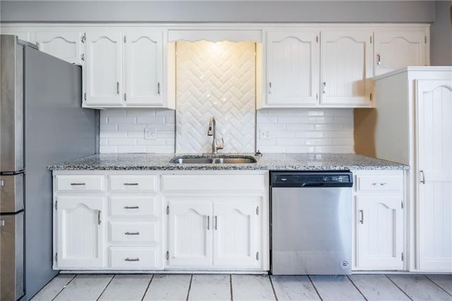 7801 N Garfield Avenue, Kansas City, MO 64118