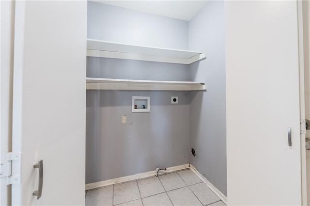 7801 N Garfield Avenue, Kansas City, MO 64118