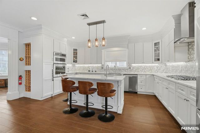 1077 Anderson, Fort Lee, NJ 07024