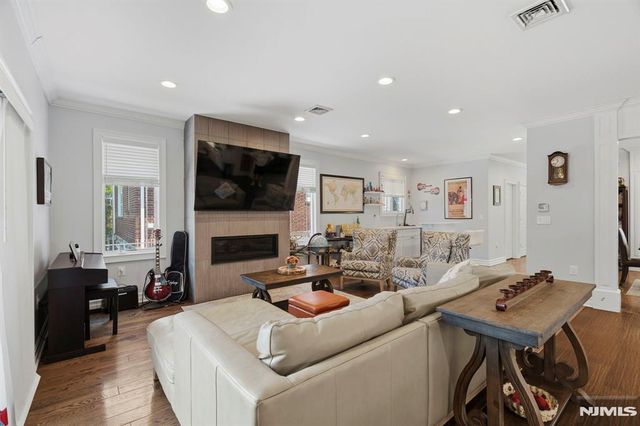 1077 Anderson, Fort Lee, NJ 07024