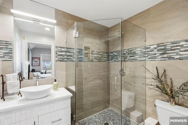 1077 Anderson, Fort Lee, NJ 07024