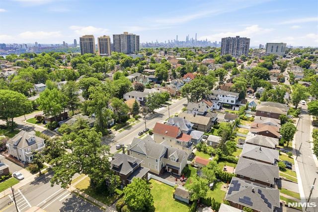 1077 Anderson, Fort Lee, NJ 07024
