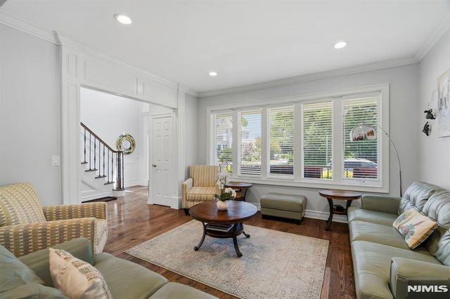 1077 Anderson, Fort Lee, NJ 07024