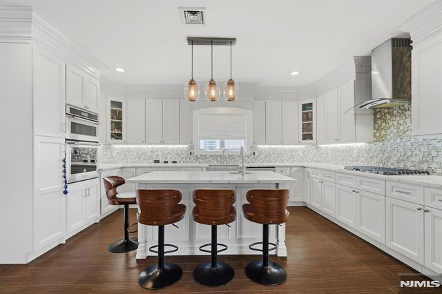 1077 Anderson, Fort Lee, NJ 07024