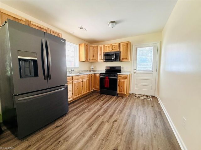 549 Ararat Hwy, Ararat, VA 24053