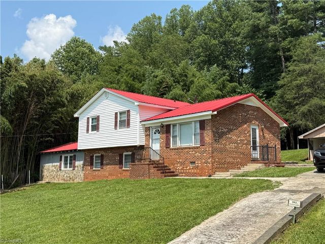 549 Ararat Hwy, Ararat, VA 24053